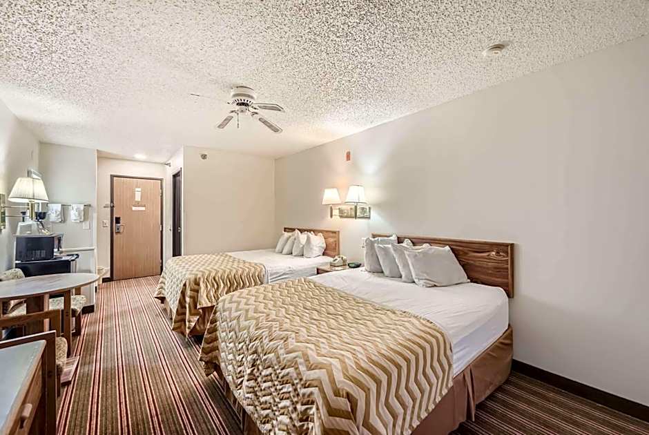 Travelodge by Wyndham Longmont