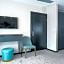 Leo Suites