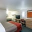 Travelodge by Wyndham Lansing