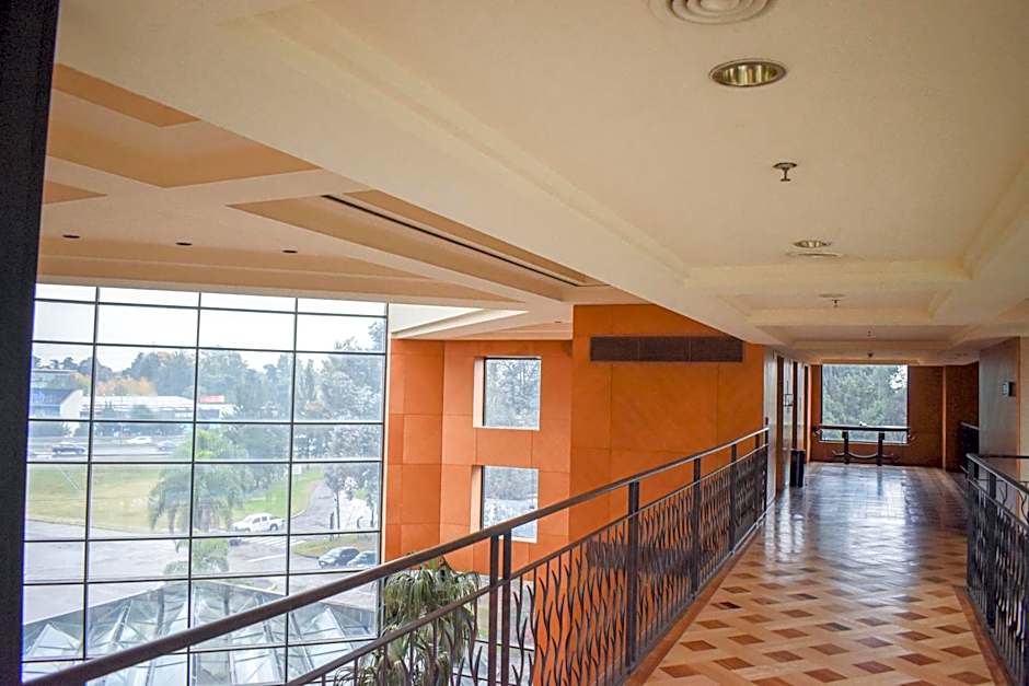 Sheraton Pilar Hotel & Convention Center