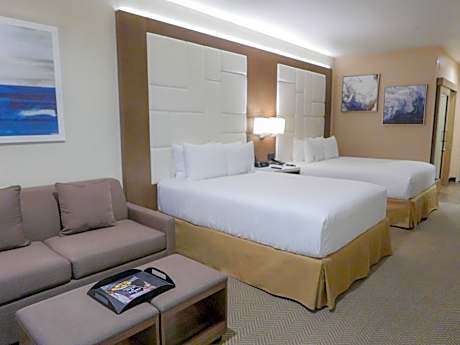 Deluxe Queen Room with Two Queen Beds - Non-Smoking