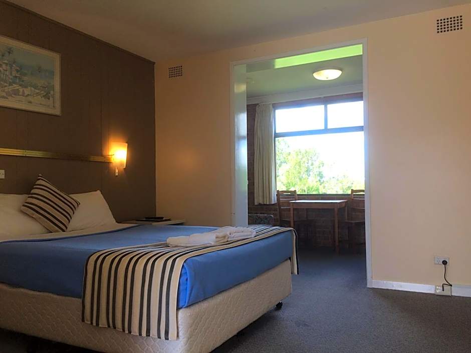 Riverview Motor Inn
