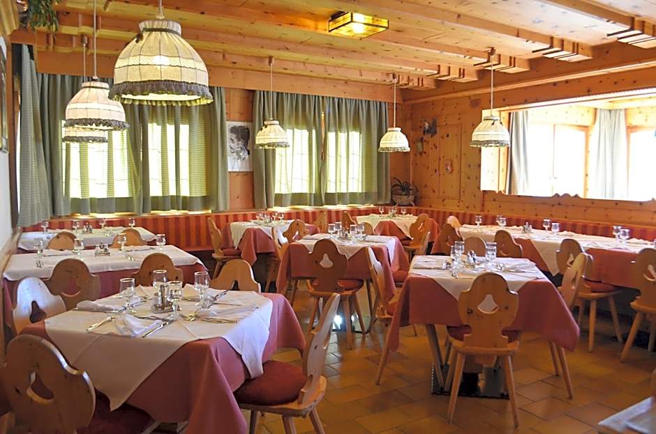 Rifugio Capanna Passo Valles