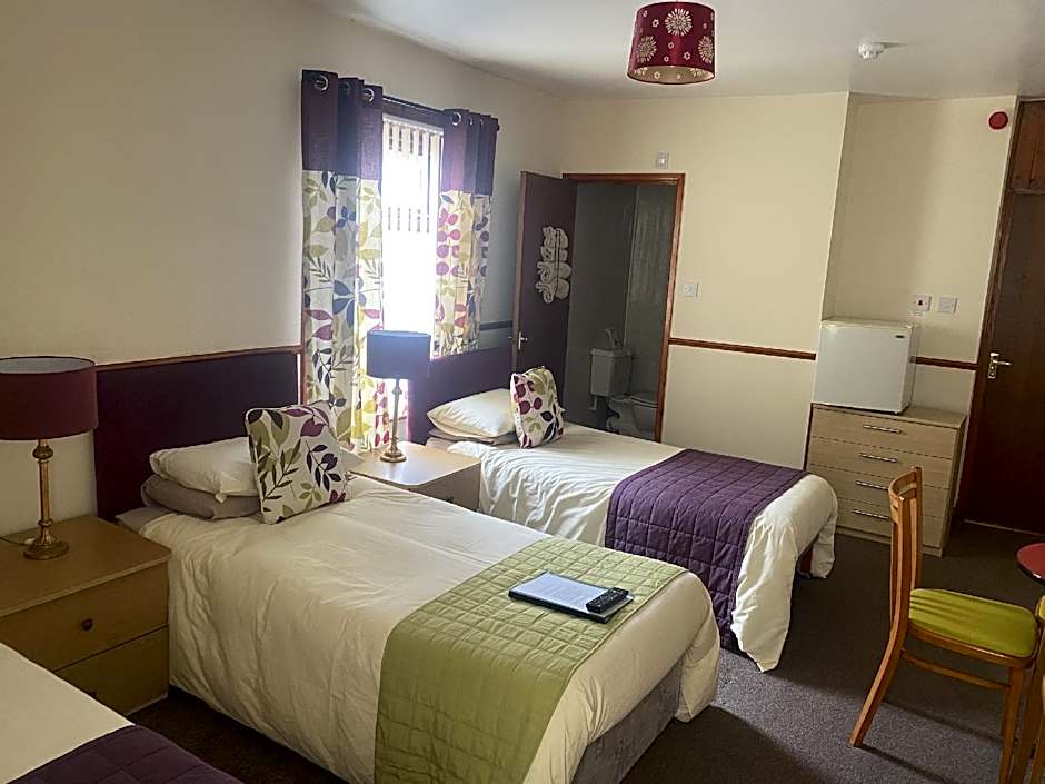 Evanescent Bar and Rooms