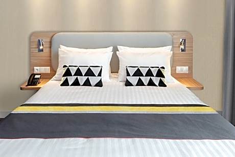 1 King Standard with Free Breakfast