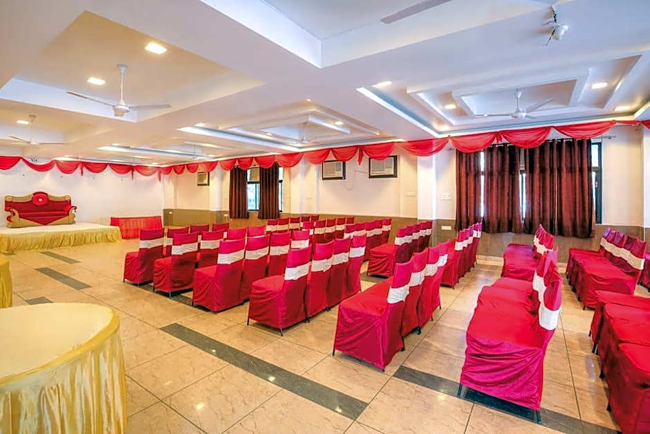 Treebo Shivam Inn Near Singapore Mall