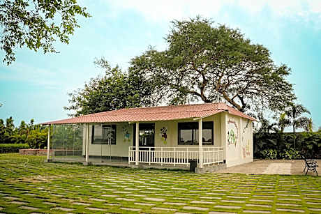 AKAY Resort & Villas