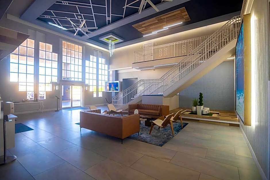 Clarion Inn & Suites Central Clearwater Beach