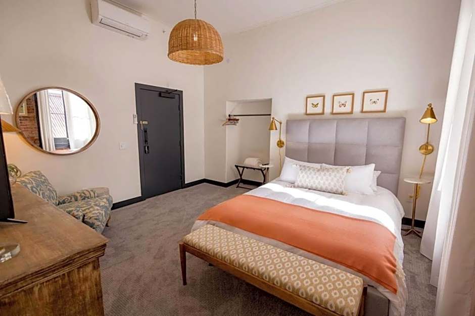 Speakeasy Queen Suite (Rm 3)