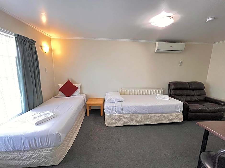 Kowhai & Colonial Motel