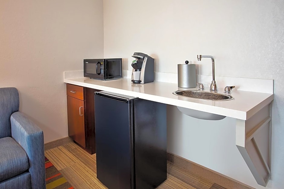 Holiday Inn Express Hotel & Suites Rochester Webster By IHG