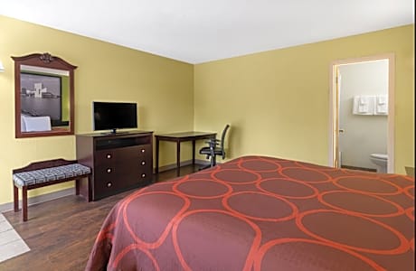 1 King Bed, Non-Smoking