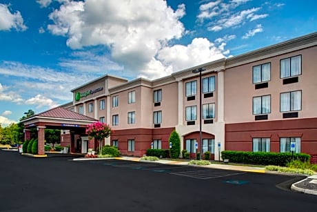 Holiday Inn Express & Suites Richmond North Ashland By IHG