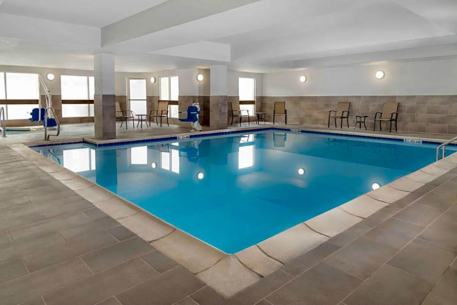 Courtyard by Marriott Cleveland Airport South