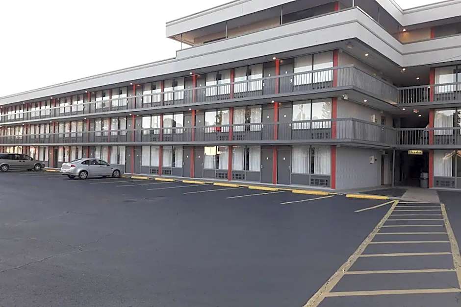 Clarion Pointe University/Expo