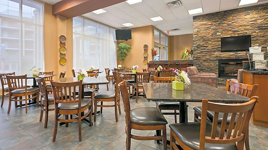 Best Western Plus Chateau Inn Sylvan Lake