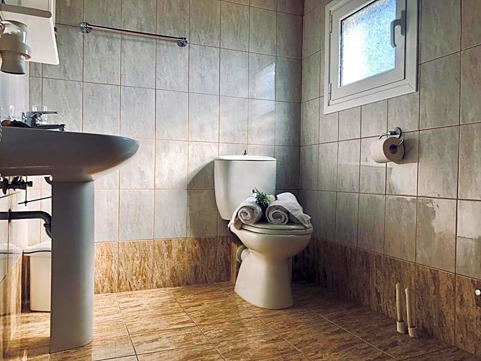 IONIAN SUITES by Bruskos