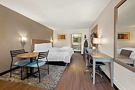 Standard King Room Poolside Disability Access Smoke Free