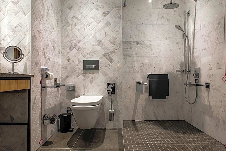 Lincoln Plaza London, Curio Collection By Hilton