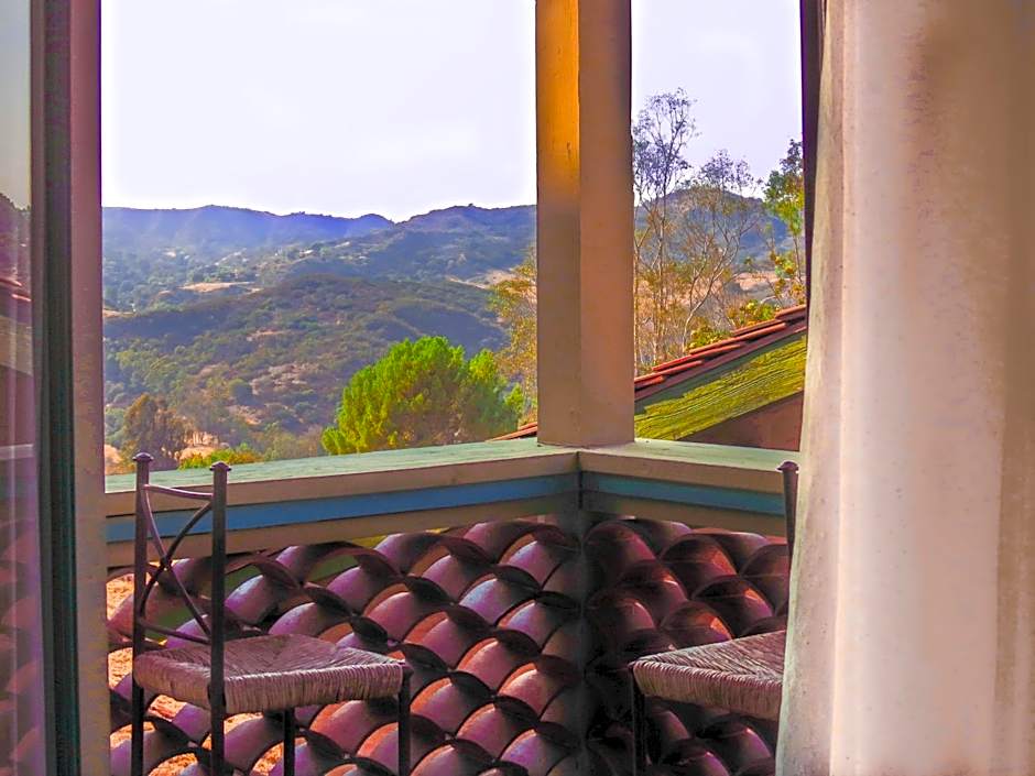 Topanga Canyon Inn Bed and Breakfast