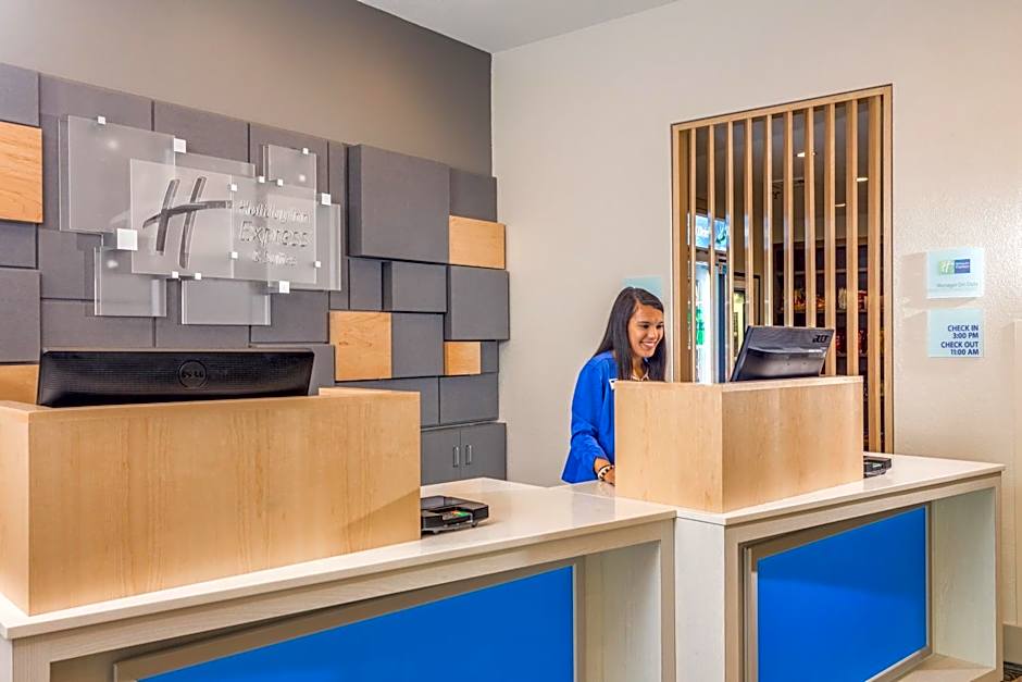 Holiday Inn Express Hotel & Suites Eau Claire North By IHG
