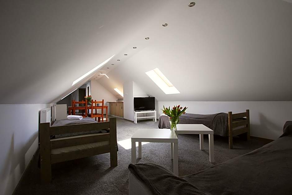 Pokoje Nadrzeczna 45