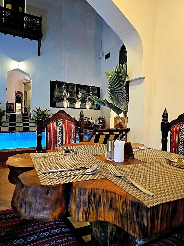 Dhow Palace Hotel