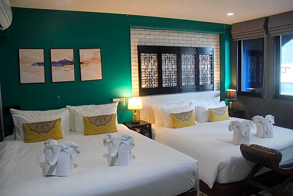 Lynlan Hostel & Cafe