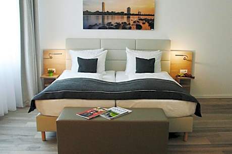 Four Stars by City Hotel