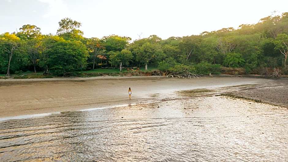 Papagayo Golden Palms Beachfront Hotel