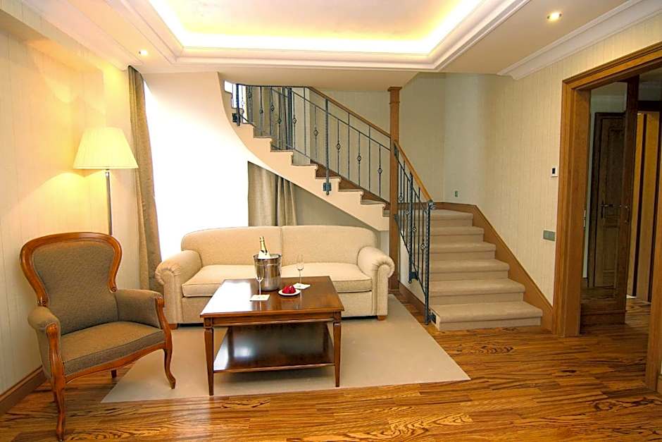 Photo 1 of 14 of Duplex Suite