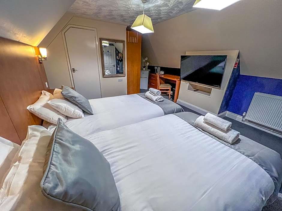 Quayside Hotel & Bar