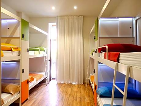 Bed in 10-Bed Mixed Dormitory Room