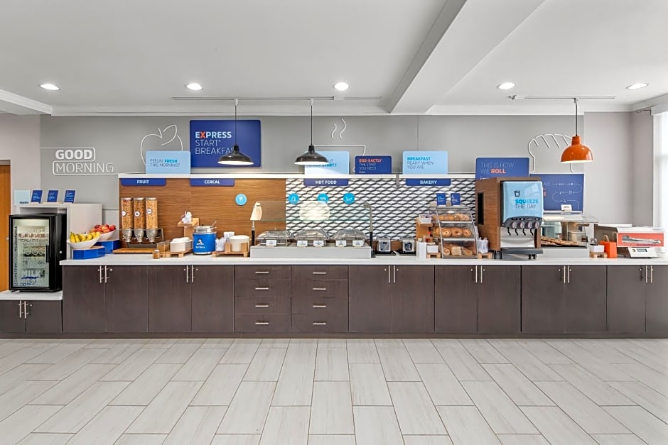Holiday Inn Express Hotel & Suites Palm Bay, an IHG Hotel