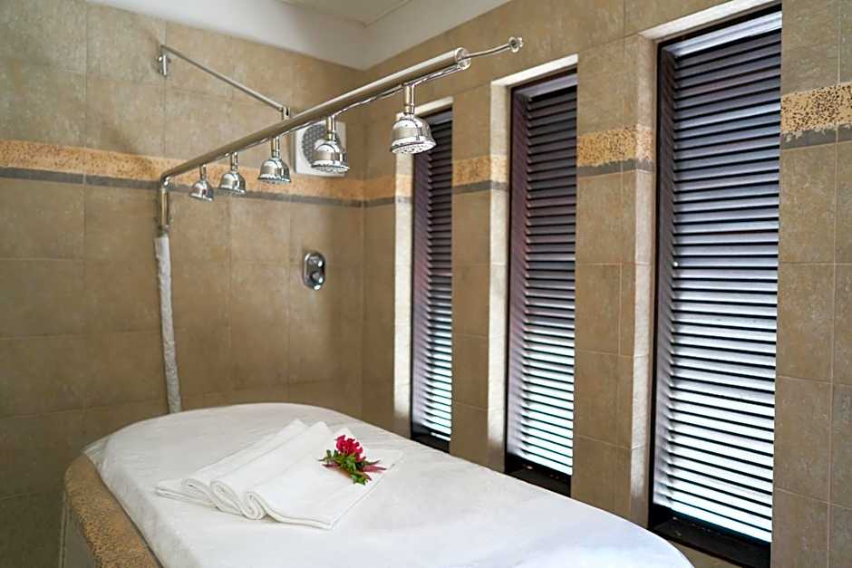 Lagoon Attitude (Adults Only)