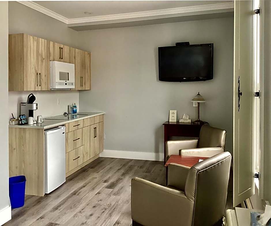 Lunenburg Arms Hotel