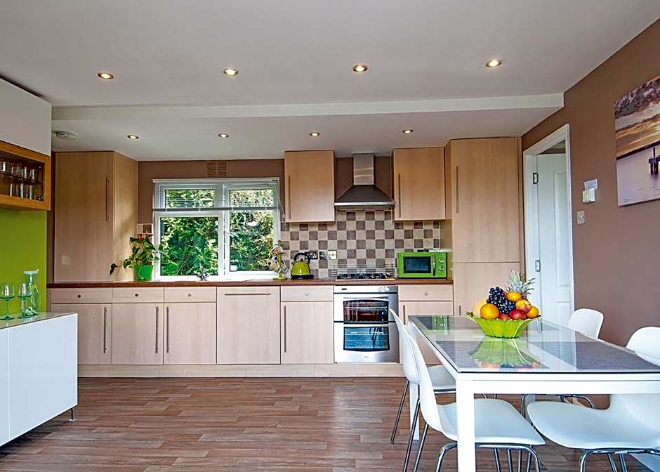 Avon Wood
