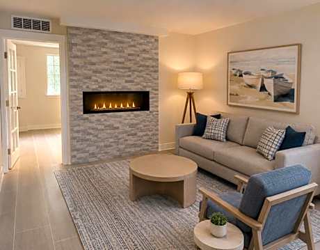 Non-Smoking Fireplace Suite