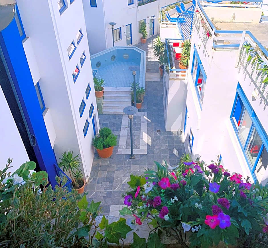 Kassavetis Center - Hotel Studios & Apartments