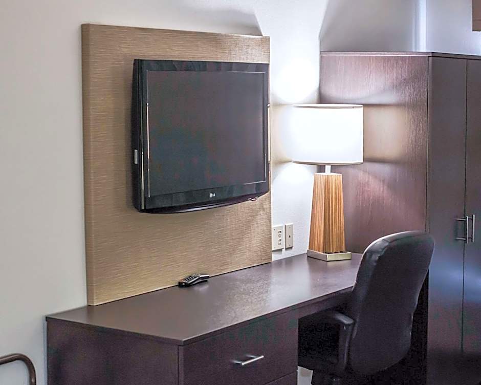 Garner Topeka West By IHG