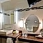 The Cincinnatian Hotel, Curio Collection by Hilton