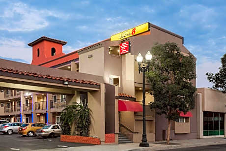Super 8 by Wyndham El Cajon/San Diego