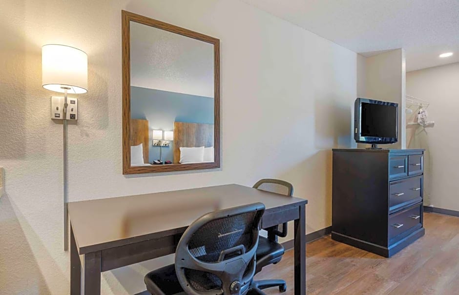 Extended Stay America Suites - San Francisco - San Mateo - SFO