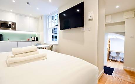 Lower Ground Floor Studio