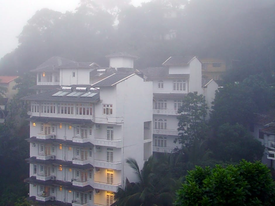 Oak Ray Serene Garden Hotel