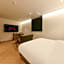 Hound Hotel Jeonju Deokjin