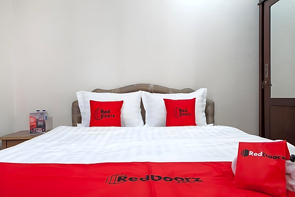 RedDoorz near Pelabuhan Tanjung Perak 2 Surabaya