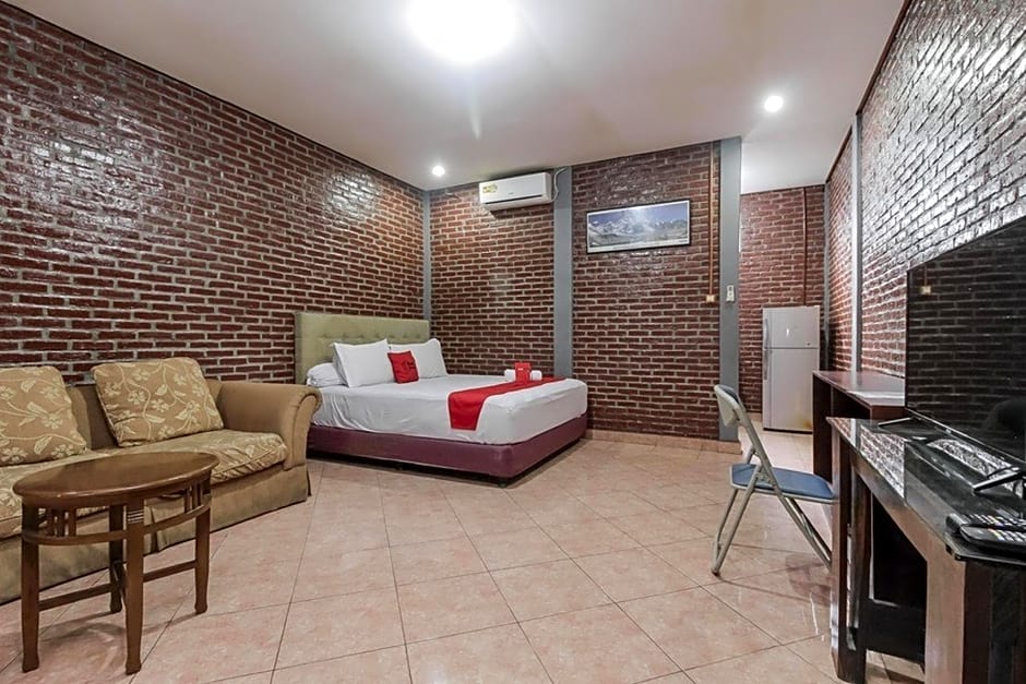 RedDoorz Plus Syariah @ Ampera Raya