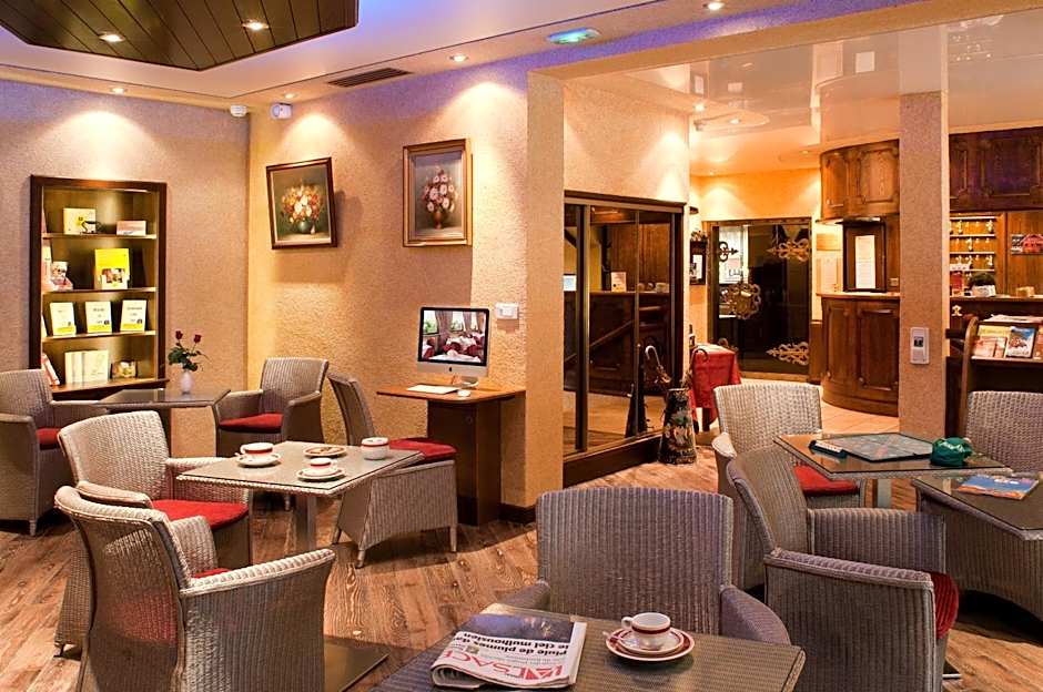 Logis Hostellerie Motel Au Bois Le Sire