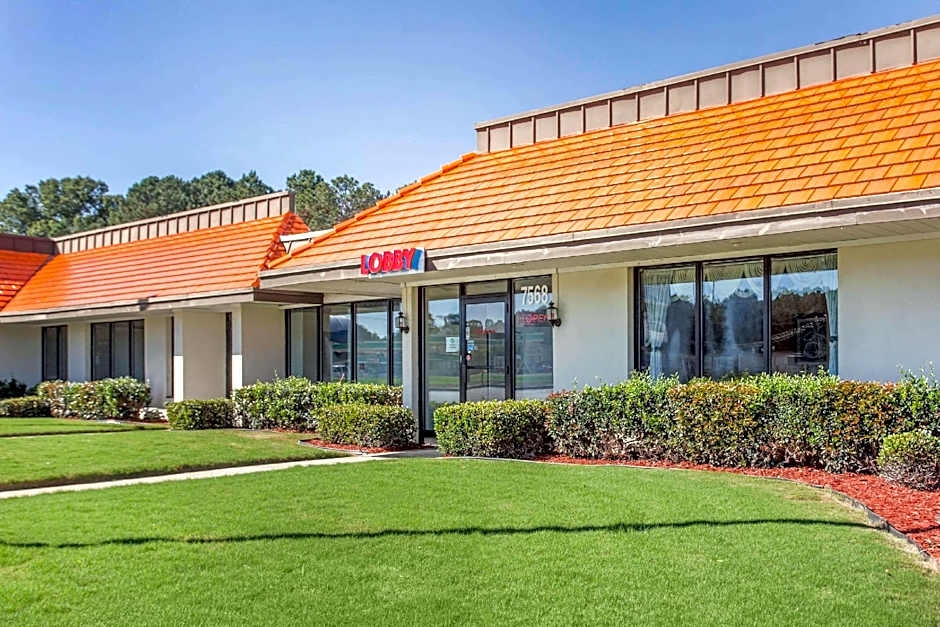 Super 8 by Wyndham Battleboro/Rocky Mount